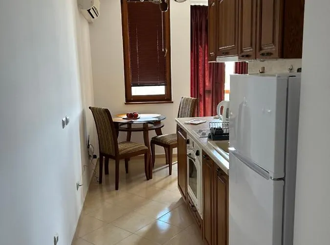 голям с прекрасна гледка кьм морето 아파트 라브다