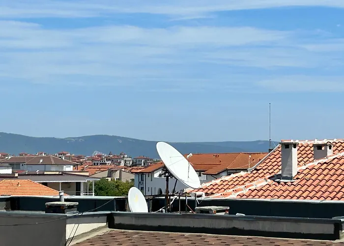 голям с прекрасна гледка кьм морето 라브다