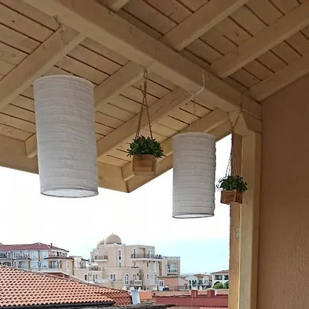 голям с прекрасна гледка кьм морето Apartment