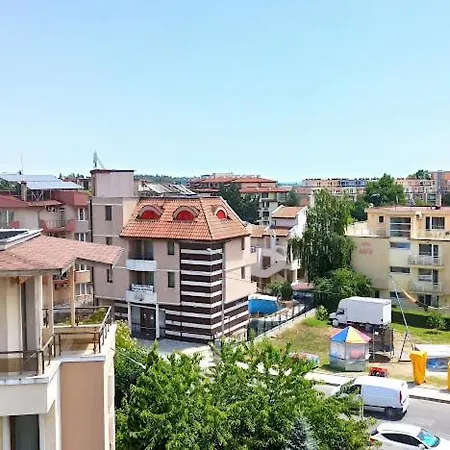 голям с прекрасна гледка кьм морето Apartment