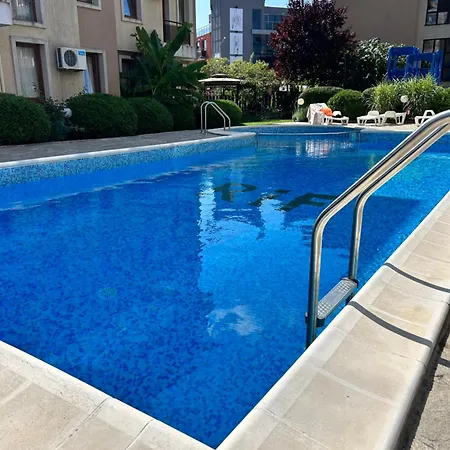 Apartment голям с прекрасна гледка кьм морето Ravda