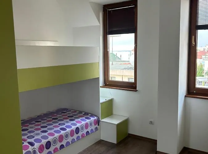 голям с прекрасна гледка кьм морето 라브다