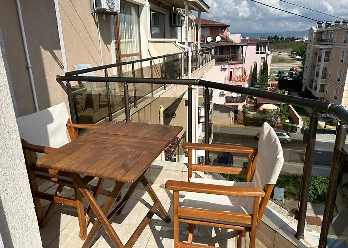 голям с прекрасна гледка кьм морето *